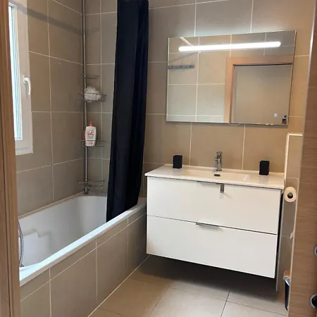 Duplex 4 Personnes Vue Proches Toutes Commodites דירה *